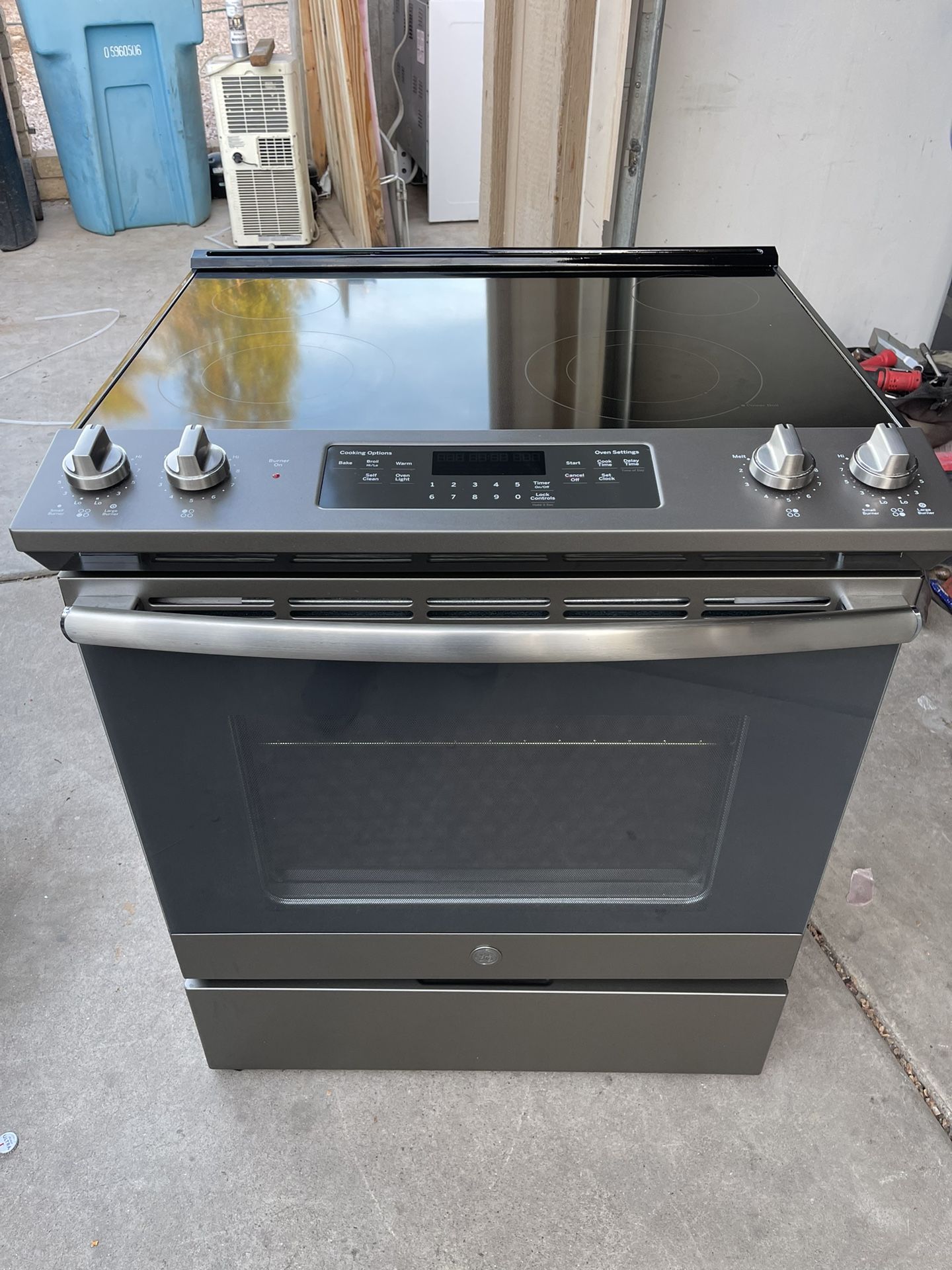 GE Electric Stove Sliding Color Gray