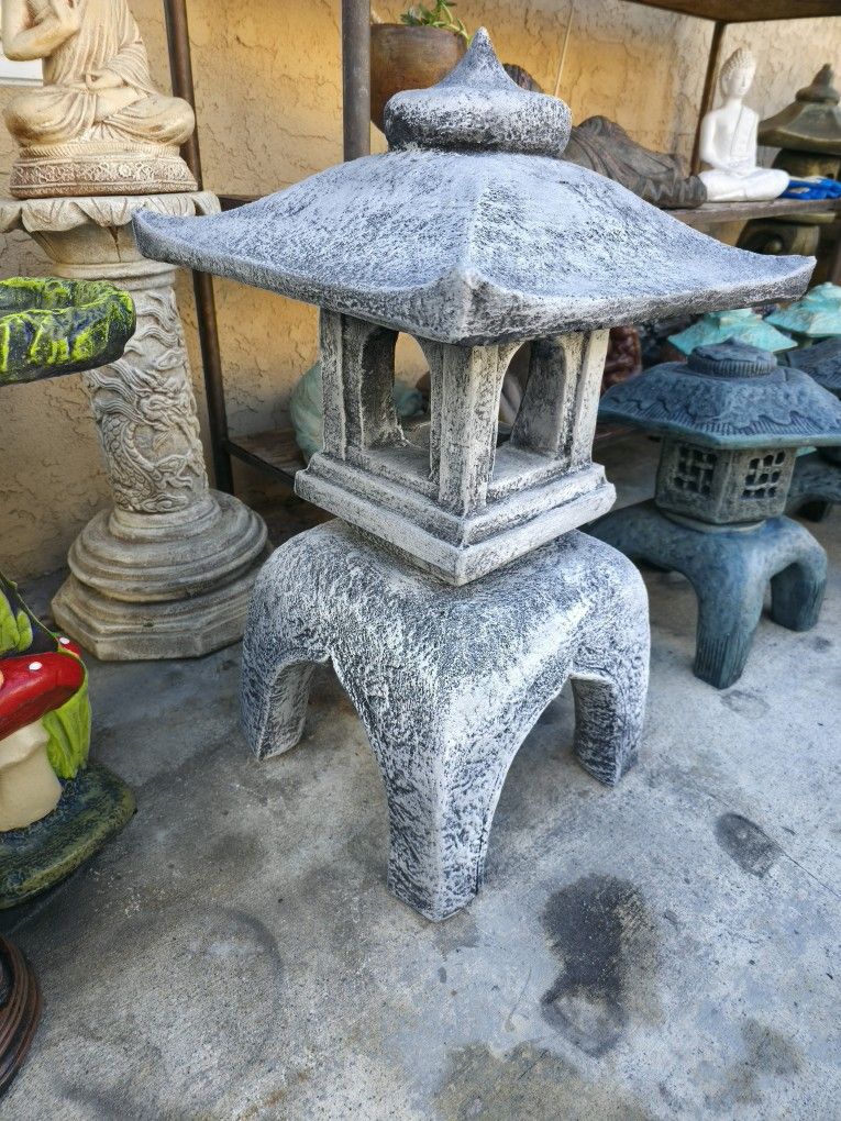 Japanese Yukimi Lanterns For Sale