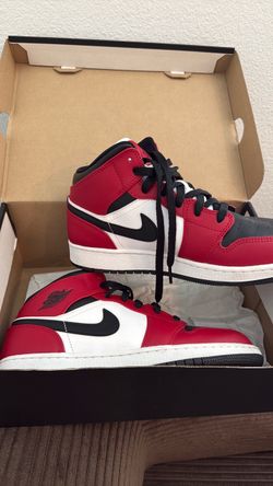 Air Jordan 1 Mid Black/Gym Red – Men’s Size 7Y