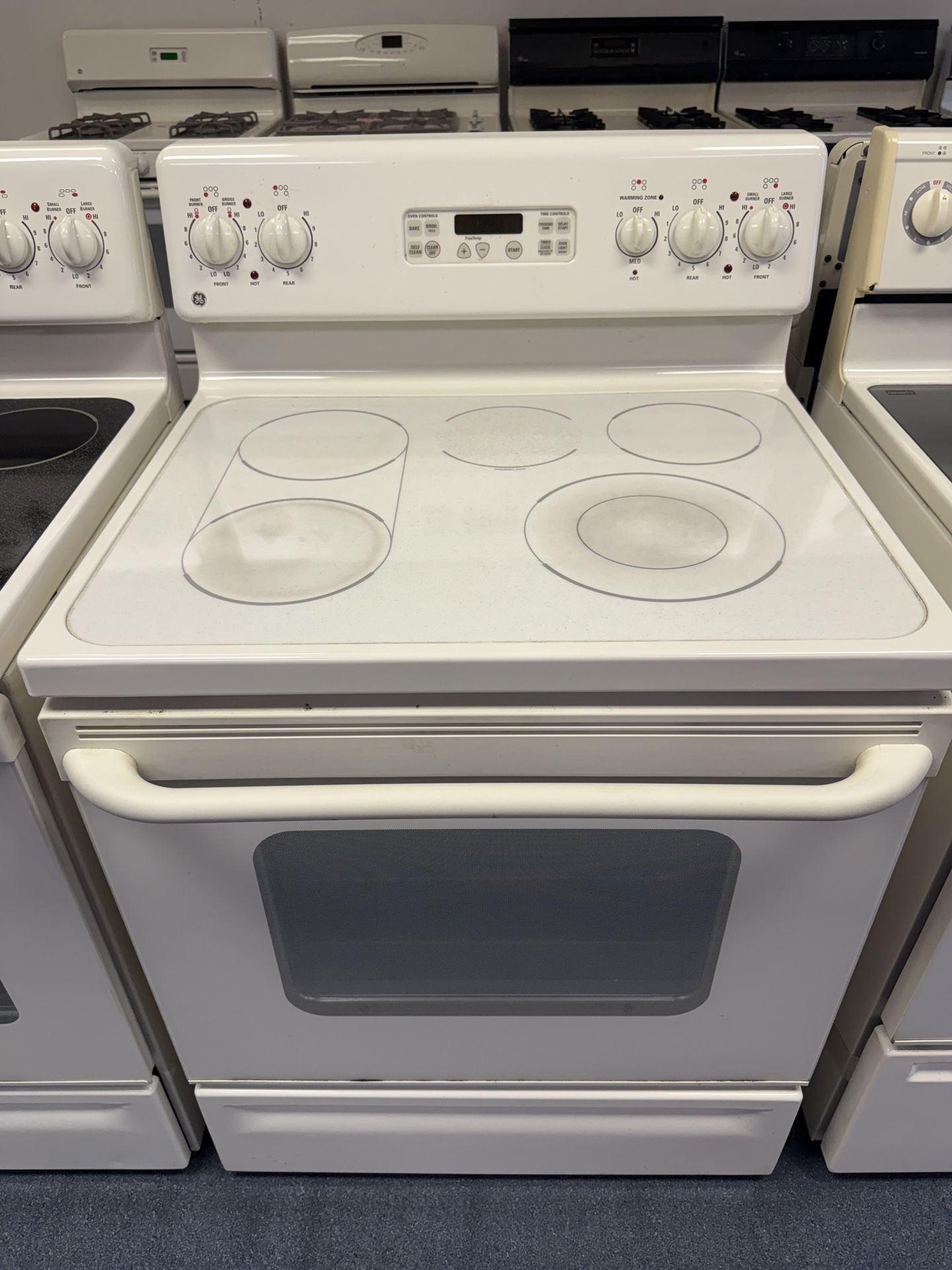 GE TrueTemp Electric Range