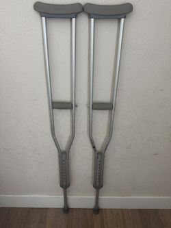 Crutches 5’2” to 5’10”