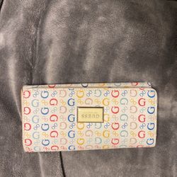 GUESS Women's Abree Stone Rainbow Multi Logo Print Trifold Slim Wallet
