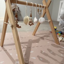 Wooden Baby play Gym ! Like New 