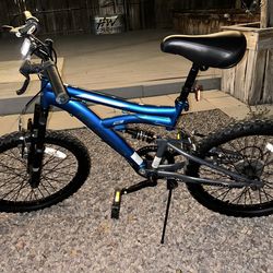 Huffy Rock Creek Mountain Bike Wheeled 20 Blue