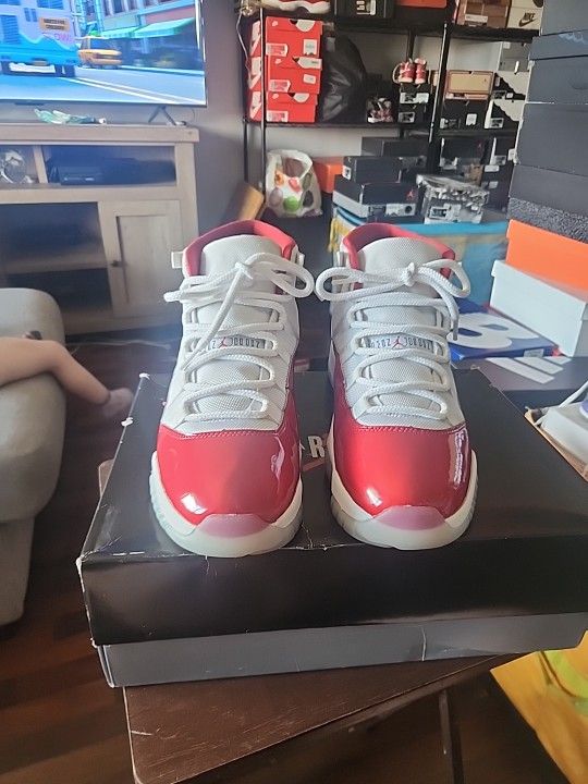 Air Jordan 11 Cherry