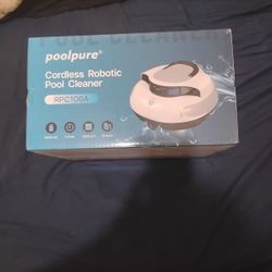Poolpure Robot Swimming Pool Cleaner.    ***NEW**