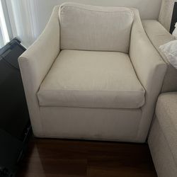 Swivel Small Couch 🛋️
