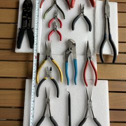 15 Hand Tool Pieces. Come With A Box