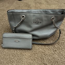 Coach Leather Purse & Wallet