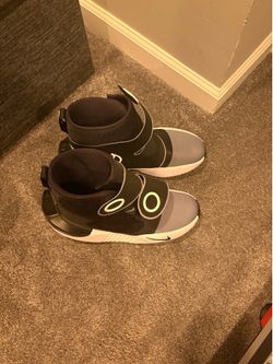 Hyperice Nike Shoes Medium
