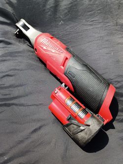 Milwaukee Fuel M12 Cordless Ratchet with Battery