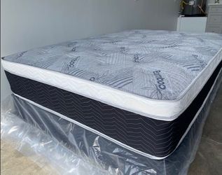 Cal King Euro Bamboo Pillow Top!•••