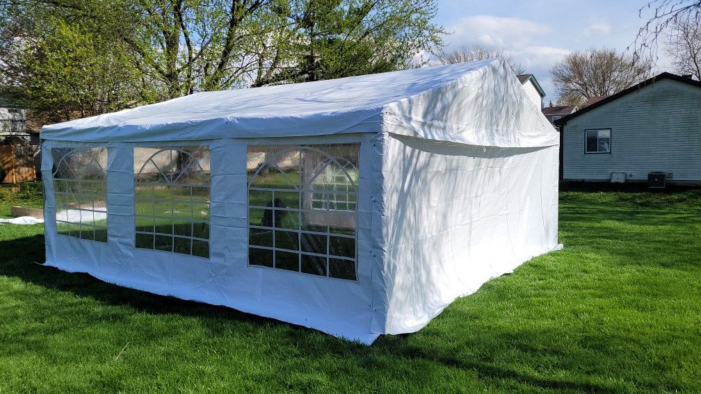 ONLY SALE!NEW!20′ x 20′ Pvc fire resistant tent/500gsm FINANCING AVAILABLE