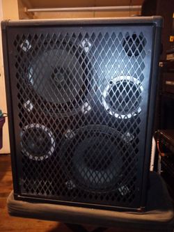 Vintage trace elliott 2 -10 inch woofer and two mids bass guitar cabinet sounds great 100 bucks cash