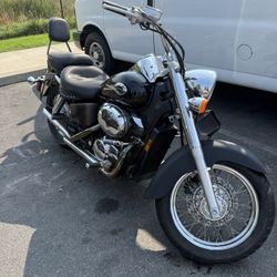 01 Honda Shadow VT 750 ACE