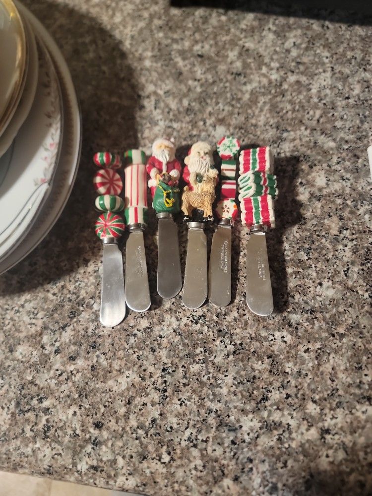 Boston Warehouse Christmas cheese spreaders