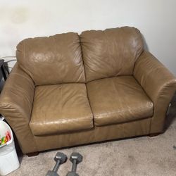 leather love seat 