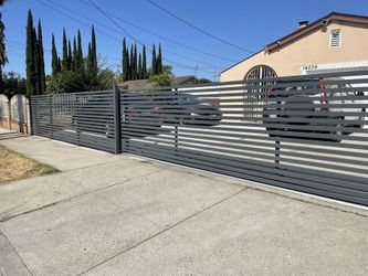 We Sale Rolling Gates