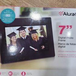 New 7" Lcd Photo Frame