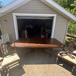 Circa 1920s antique dining set from Royal Mantel & Furniture Co. 2 Leaves + 4 Chairs – Refurbished