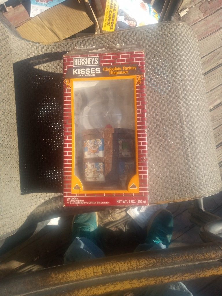 1993 Hershey Kisses Chocolate Factory Dispenser, Take Out The Bad Chocolate