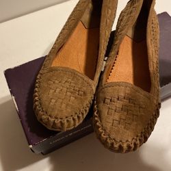 Lucky 🍀  Brand Suede Flat 6.5