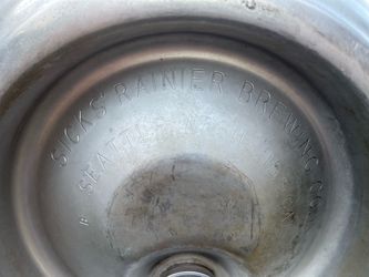 Antique Sick’s Rainier Brewing Co Seattle Wash 15.5 keg