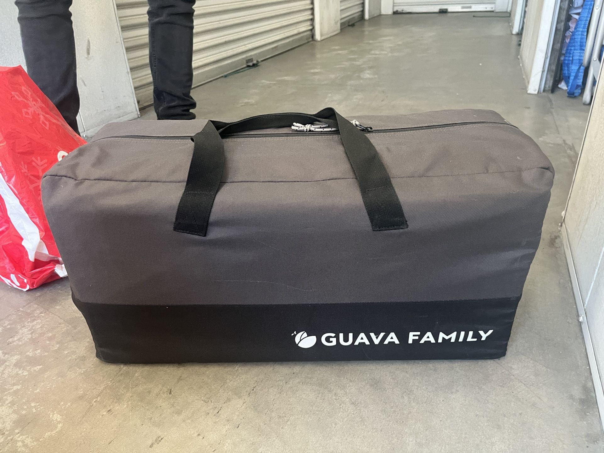Guava Family Travel Crib