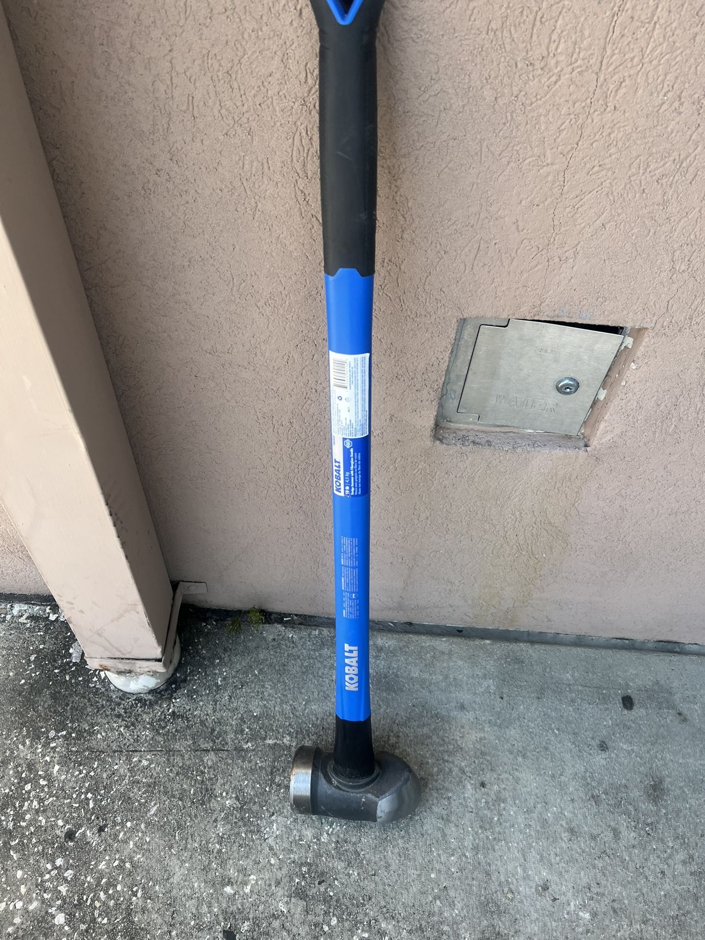 Kobalt 10 -lb Polished Face Steel Head Fiberglass Handle Demolition Sledge hammer. Great condition