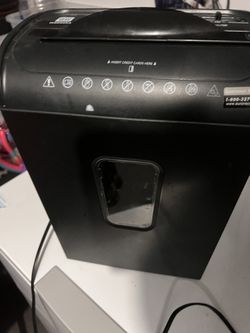 (Pen+Gear paper Shredder)