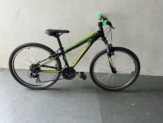 BICYCLE SPECIALIZED 21 SPEED SIZE 26 BRAND NEW
