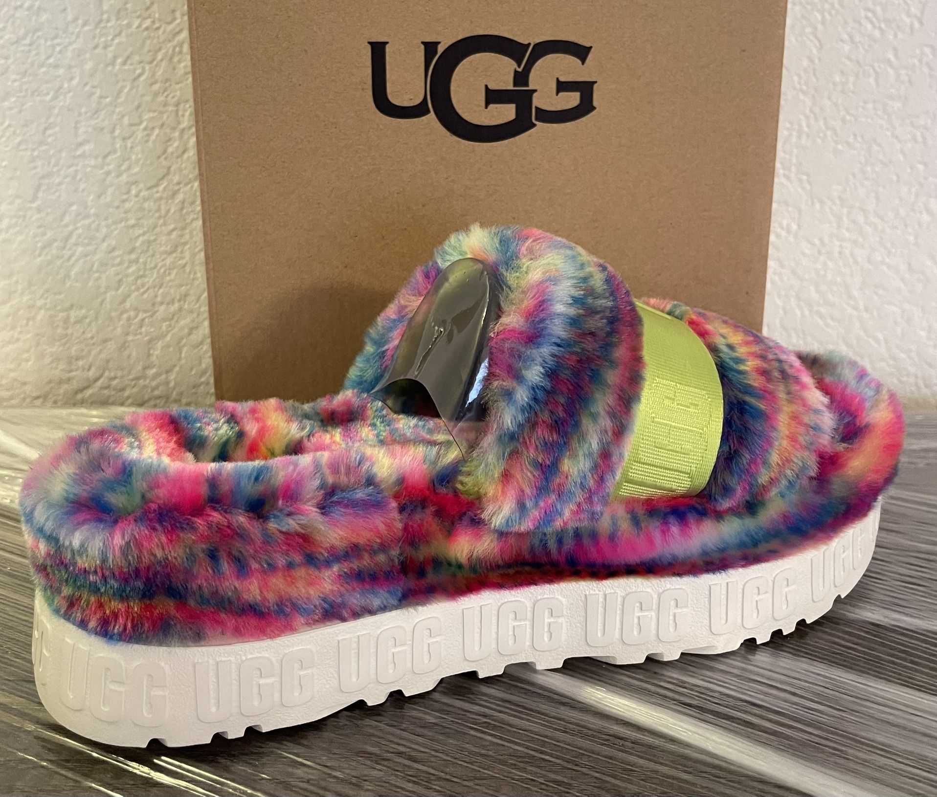 UGG FLUFFITA PIXEL