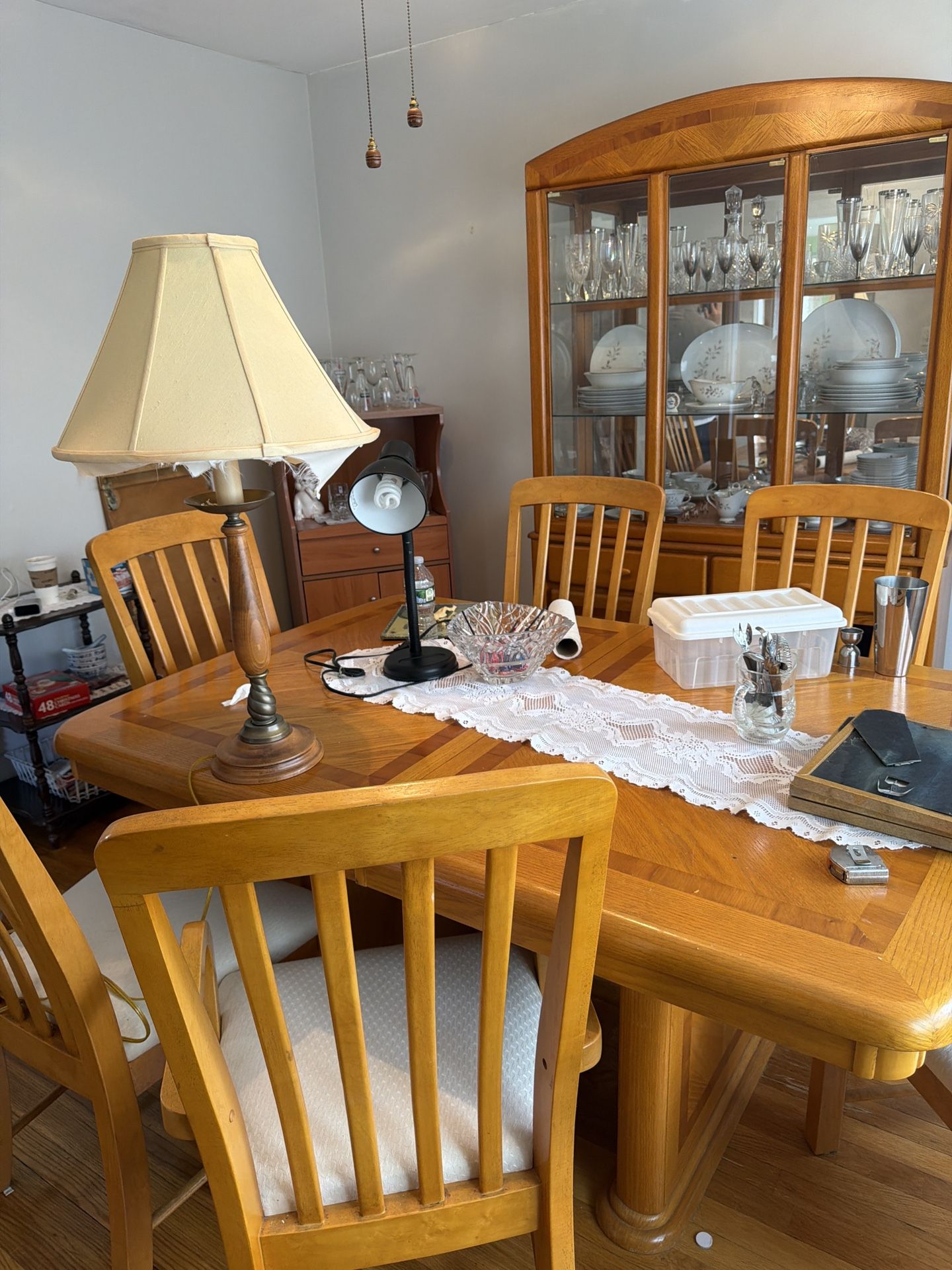 🍽️ Solid Wood Expandable Dining Table Set + Matching China Cabinet - must go asap all Negotiable