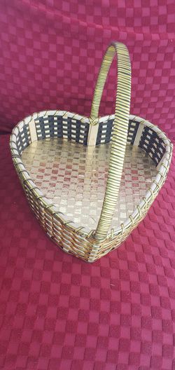 Valentines Gift Basket  Thumbnail