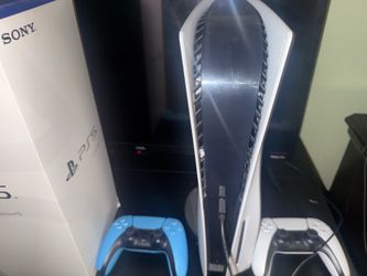 Ps5 Disk edition with games, 32”in tv, 2- remotes, headset, and more