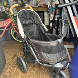 dog stroller 