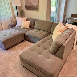 3-piece Chase Sectional Couch
