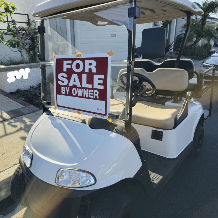 2020 Street Legal E-Z-GO RXV Elite Lithium-Ion Golf Cart