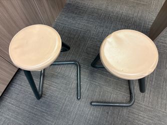Paper Clip Stools (Set of 2)