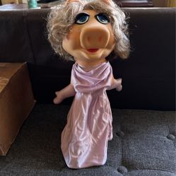 Collectible Vintage Ms Piggy Hand Puppet 