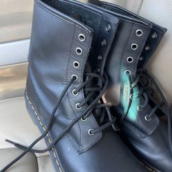 Doc Martin Combat Boots Women’s Size 11/Men’s Size 9 1/2, New Condition