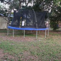 Used 14 Foot Trampoline with Safety Net - Great Condition!