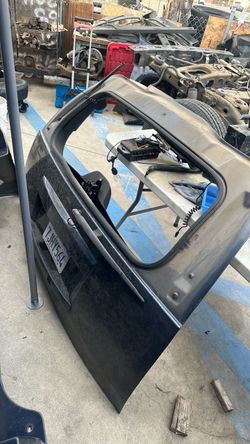 GMC Yukon Denali back hatch