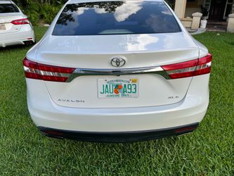 2014 Toyota Avalon XLE