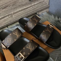 Loui Womans Sandals Sizes 7,8,8.5