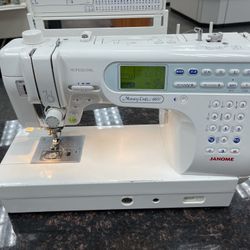 Janome Sewing Machine 