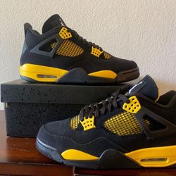 Jordan 4 Thunder