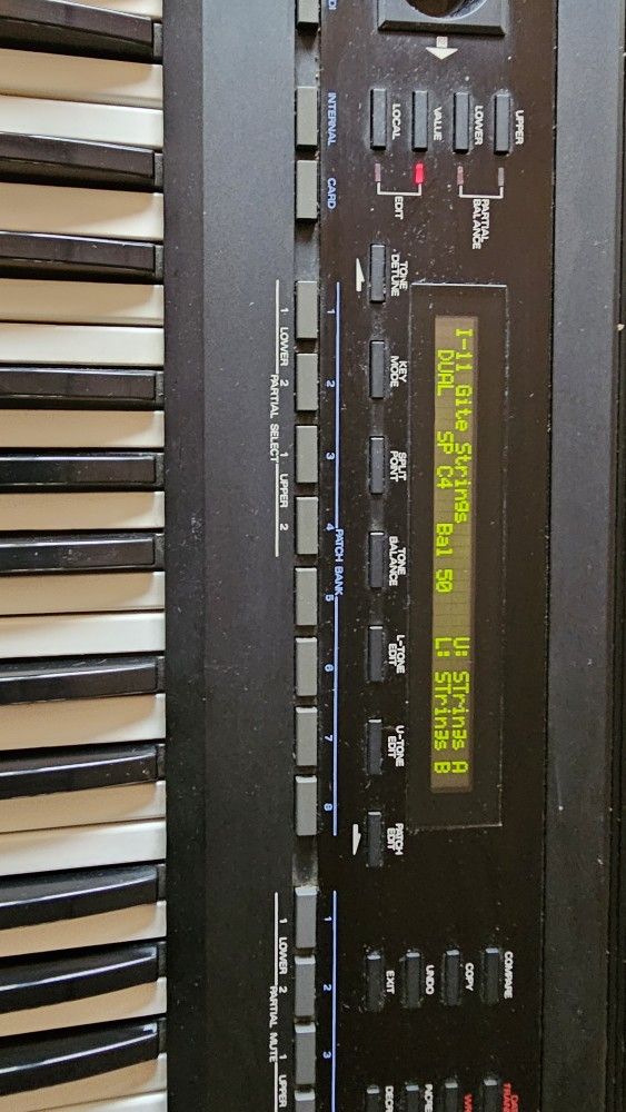 Roland D 50 Synthesizer With Cards
