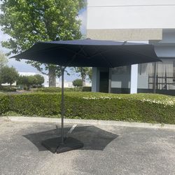 10ft Cantilever Outdoor Patio Umbrella with weights