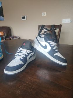 Nike Air Jordan 1 low size 7 youth